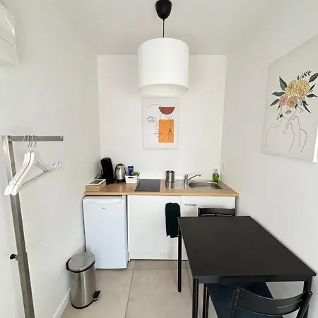 Soh Rent 2 Tv- Wifi Proche Gare بيت للعطل *